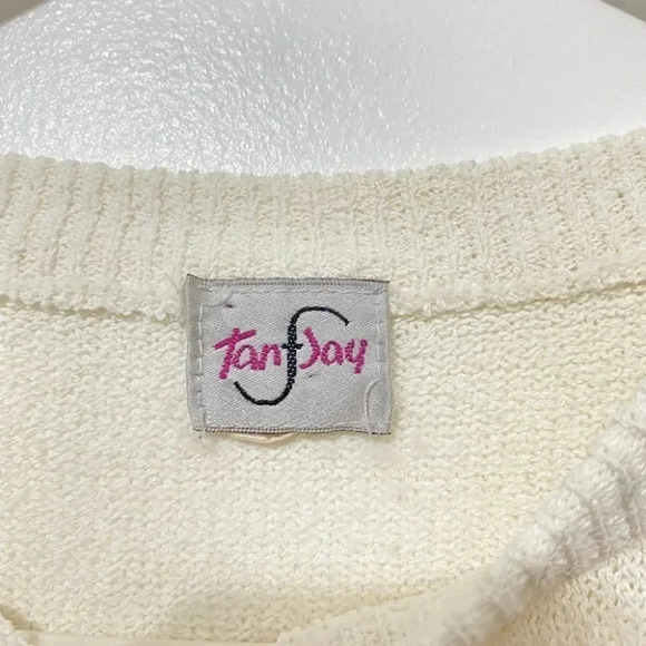 Vintage - Short Sleeved Cream Floral Pastel Embroidered Sweater - Picture 6 of 7